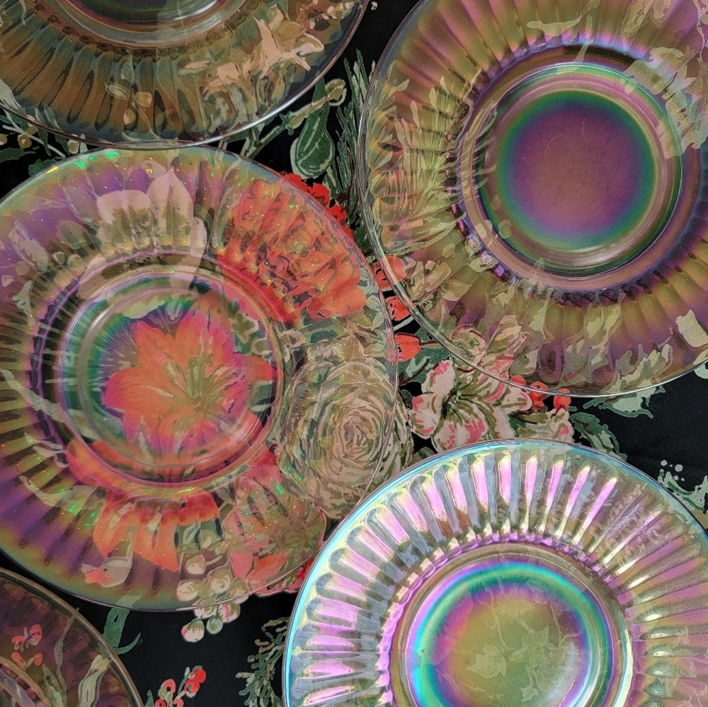 🍑 6 Vintage Iridescent Pressed Glass Salad/Dessert Plates 🍰 EVC - Picture 1 of 13